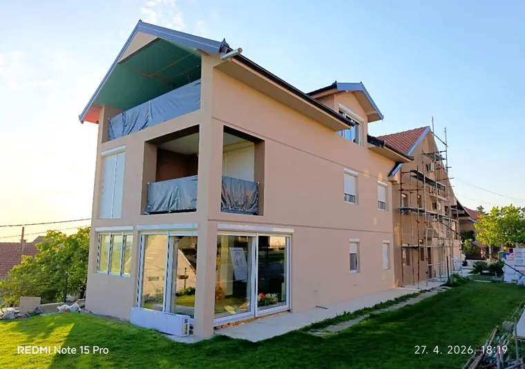 Završena fasada — pogled iz dvorišta